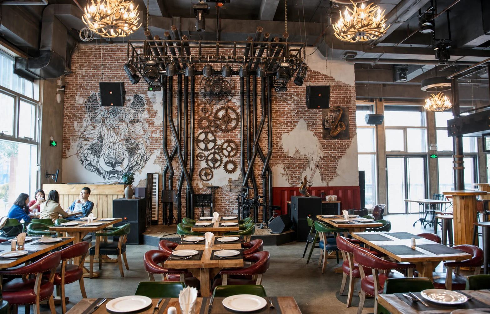 MagicCity Restaurant and Bar industrial interior
